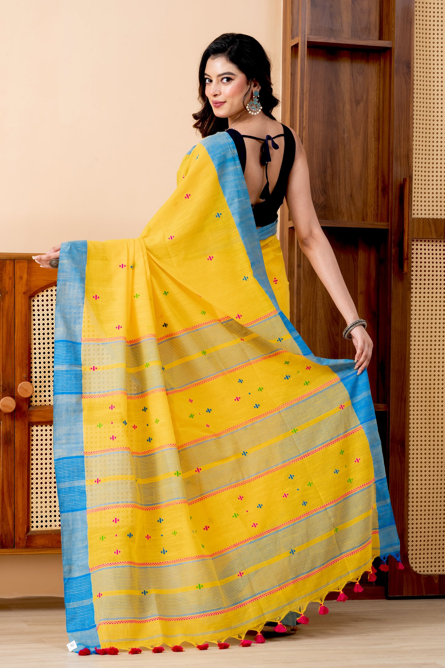 Yellow Handloom Mark Pure Cotton Jamdani Saree with Tassels