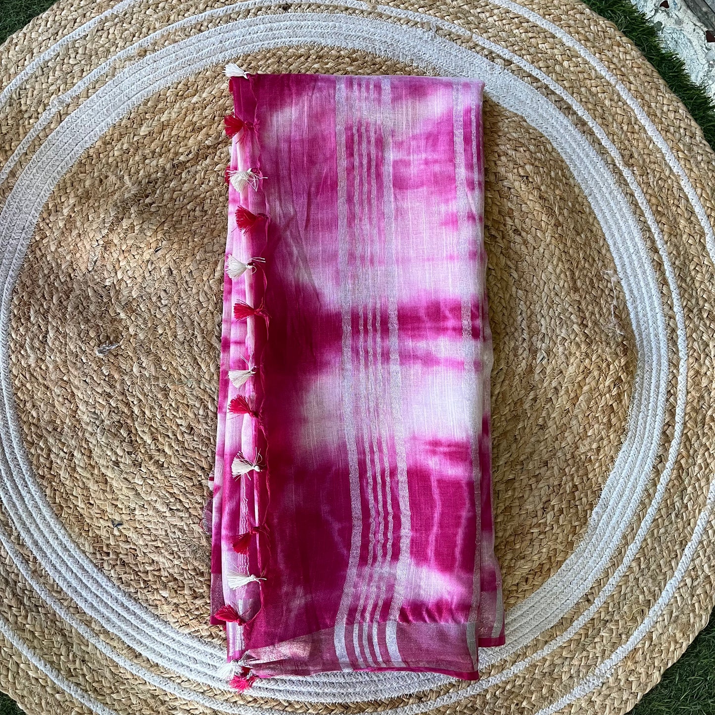 White & PInk Linen Saree in Tie Dye Shibori Saree Handloom saree, handcrafted saree, daily wear saree, office saree, affordable saree, saree for summers, Suta sarees, Eternity by Sakshi Sarees,