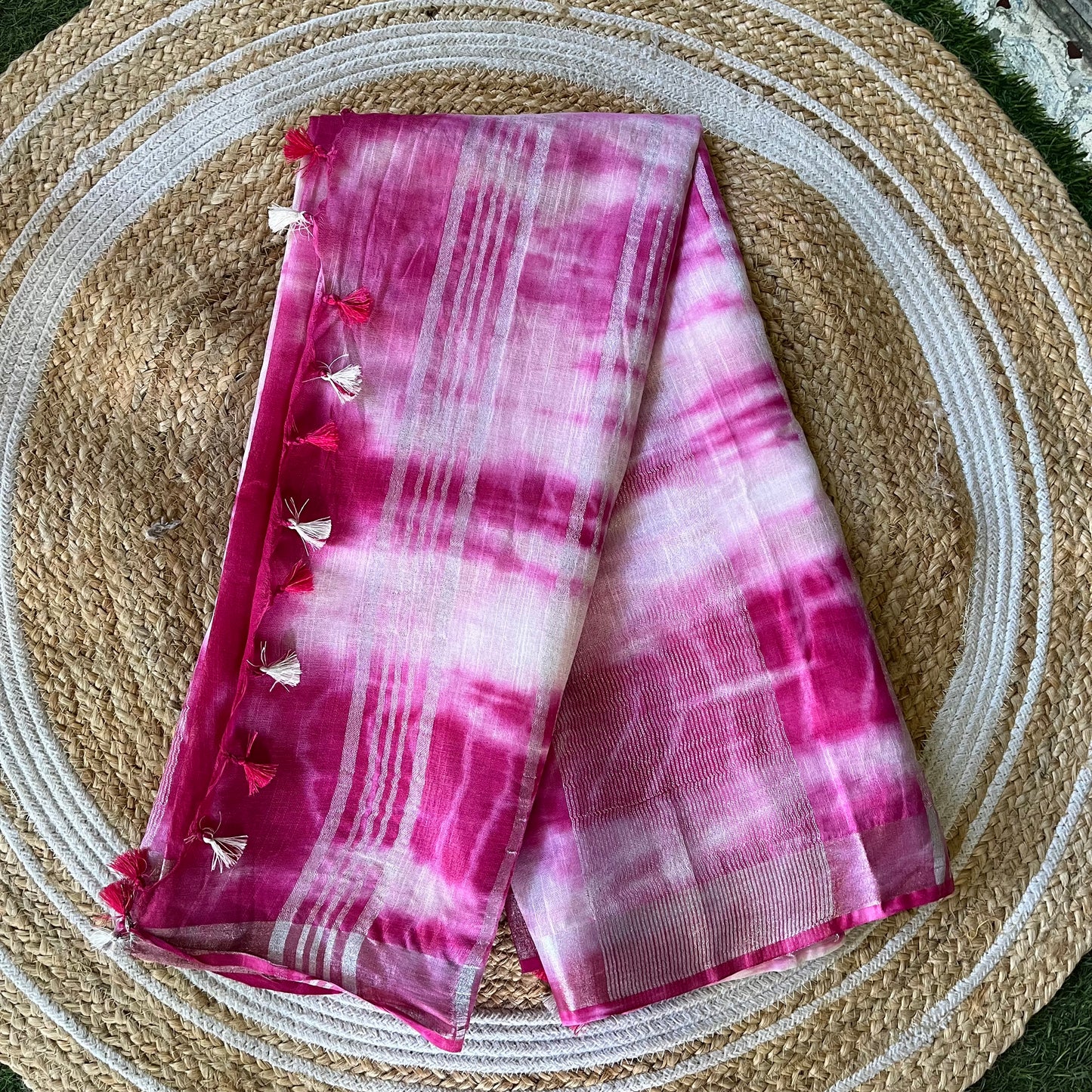 White & PInk Linen Saree in Tie Dye Shibori Saree Handloom saree, handcrafted saree, daily wear saree, office saree, affordable saree, saree for summers, Suta sarees, Eternity by Sakshi Sarees,