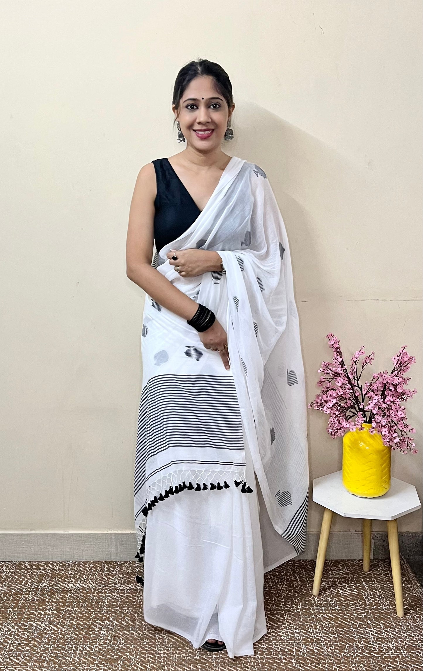 White Handloom Mark Mul Cotton Handloom Saree