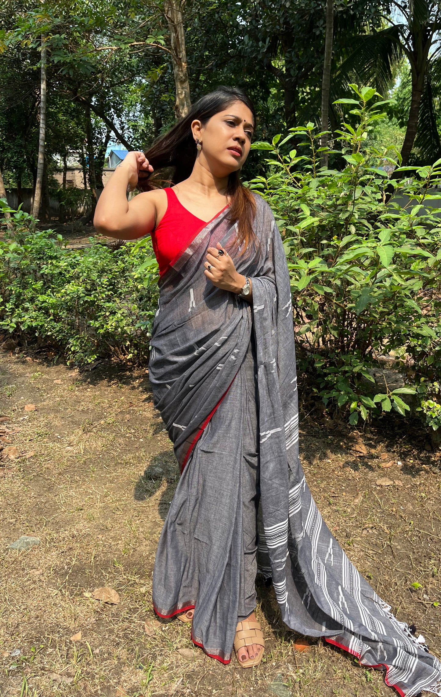 Grey Pure Cotton Handloom Saree with Heavy Jamdani on Aanchal and Palla