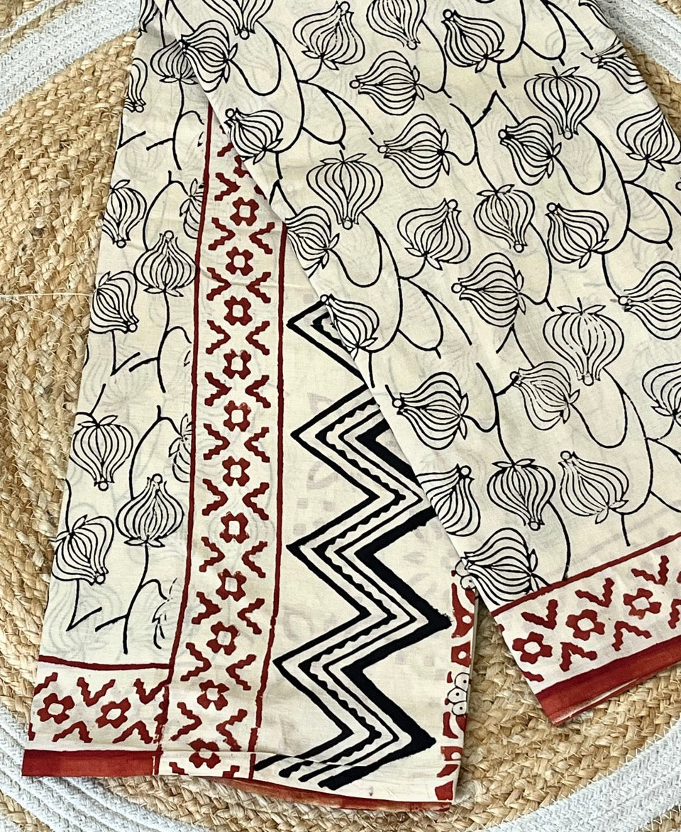 Beige Bagru Onion Handblock Printed Mul Cotton Saree