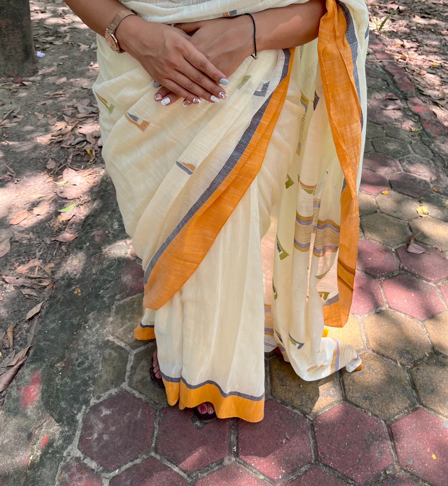Off White Khadi Cotton Saree with Jamdani Weaving Saree Handloom saree, handcrafted saree, daily wear saree, office saree, affordable saree, saree for summers, Suta sarees, Eternity by Sakshi Sarees,