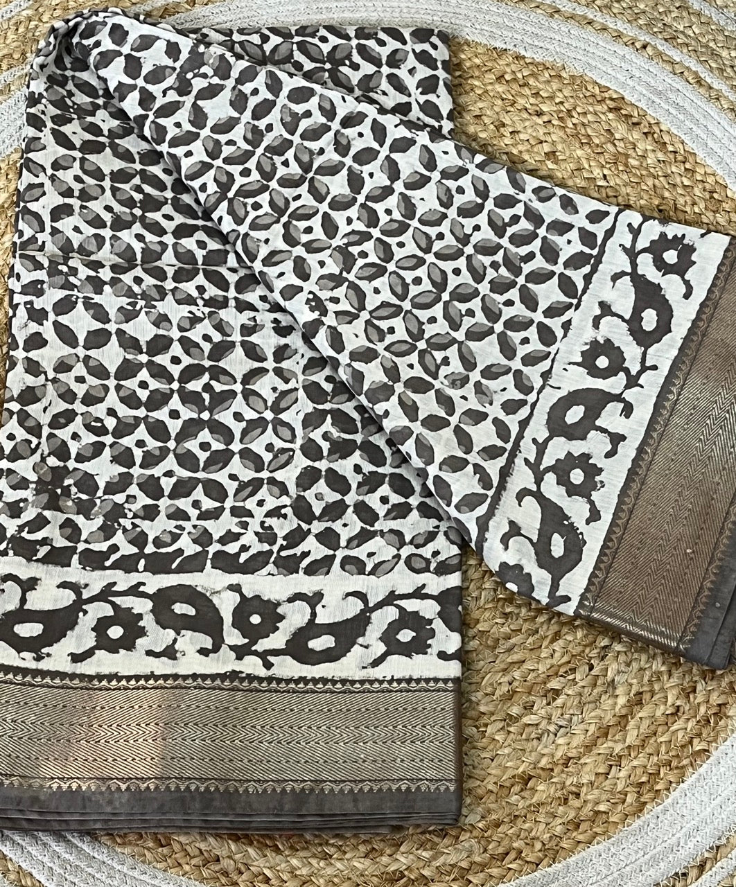 Off White Dabu Handblock Printed Maheshwari Silk Saree