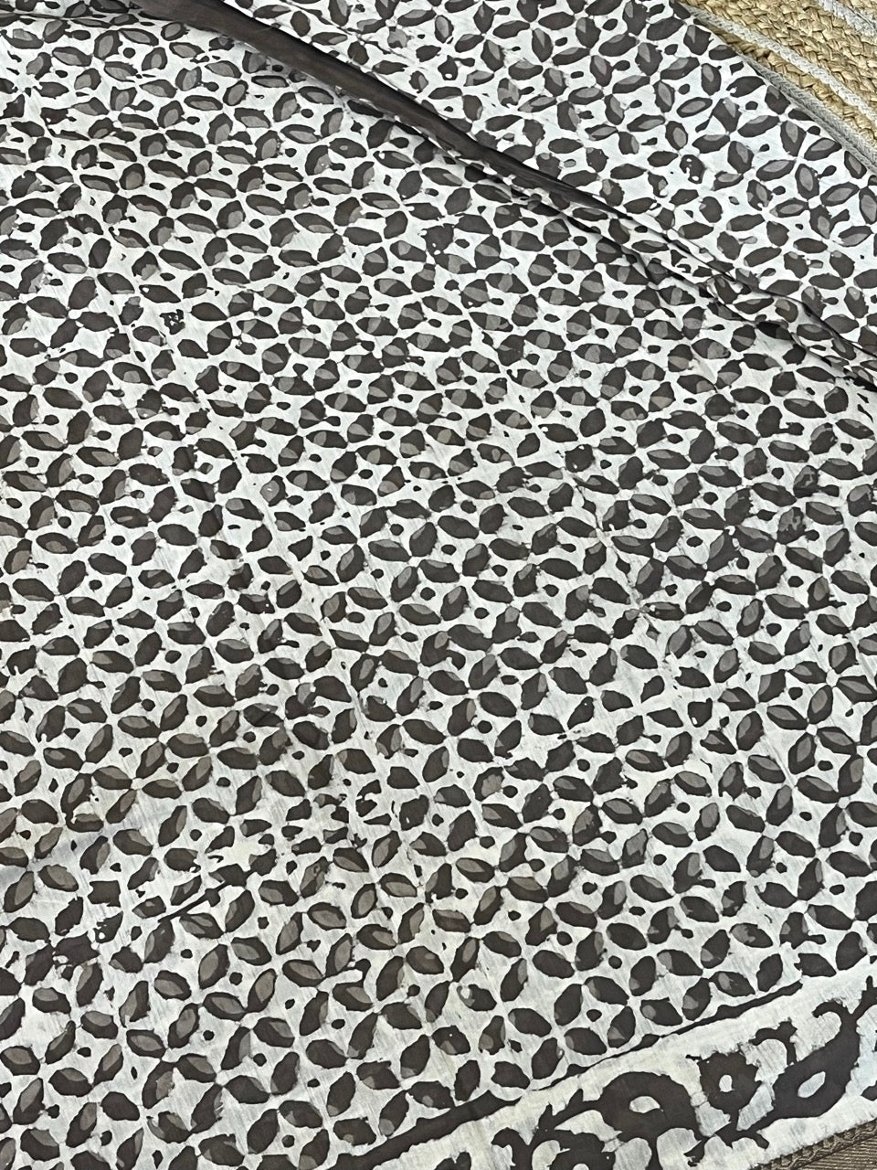 Off White Dabu Handblock Printed Maheshwari Silk Saree