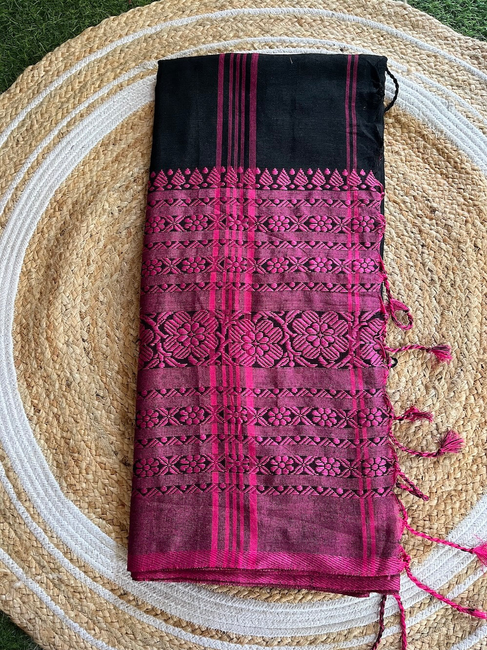 Black Begumpuri Cotton Saree with Heavy Pink Embrodiered Border Saree Handloom saree, handcrafted saree, daily wear saree, office saree, affordable saree, saree for summers, Suta sarees, Eternity by Sakshi Sarees,