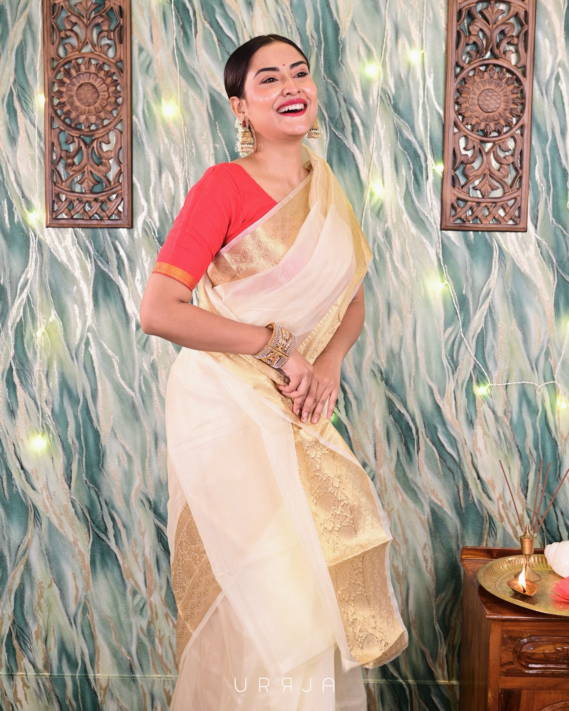 Cream Organza Tissue Saree With Gold Zari Border Saree Handloom saree, handcrafted saree, daily wear saree, office saree, affordable saree, saree for summers, Suta sarees, Eternity by Sakshi Sarees,