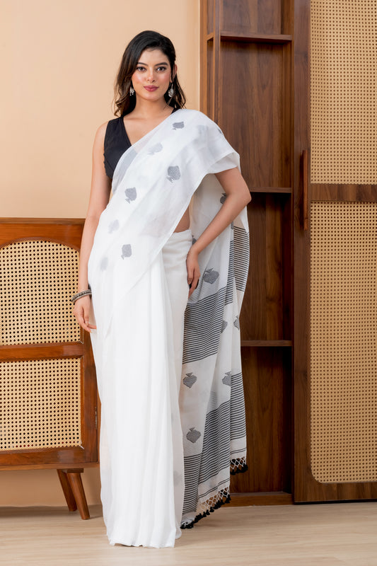 White Handloom Mark Mul Cotton Jamdani Saree with Tassels