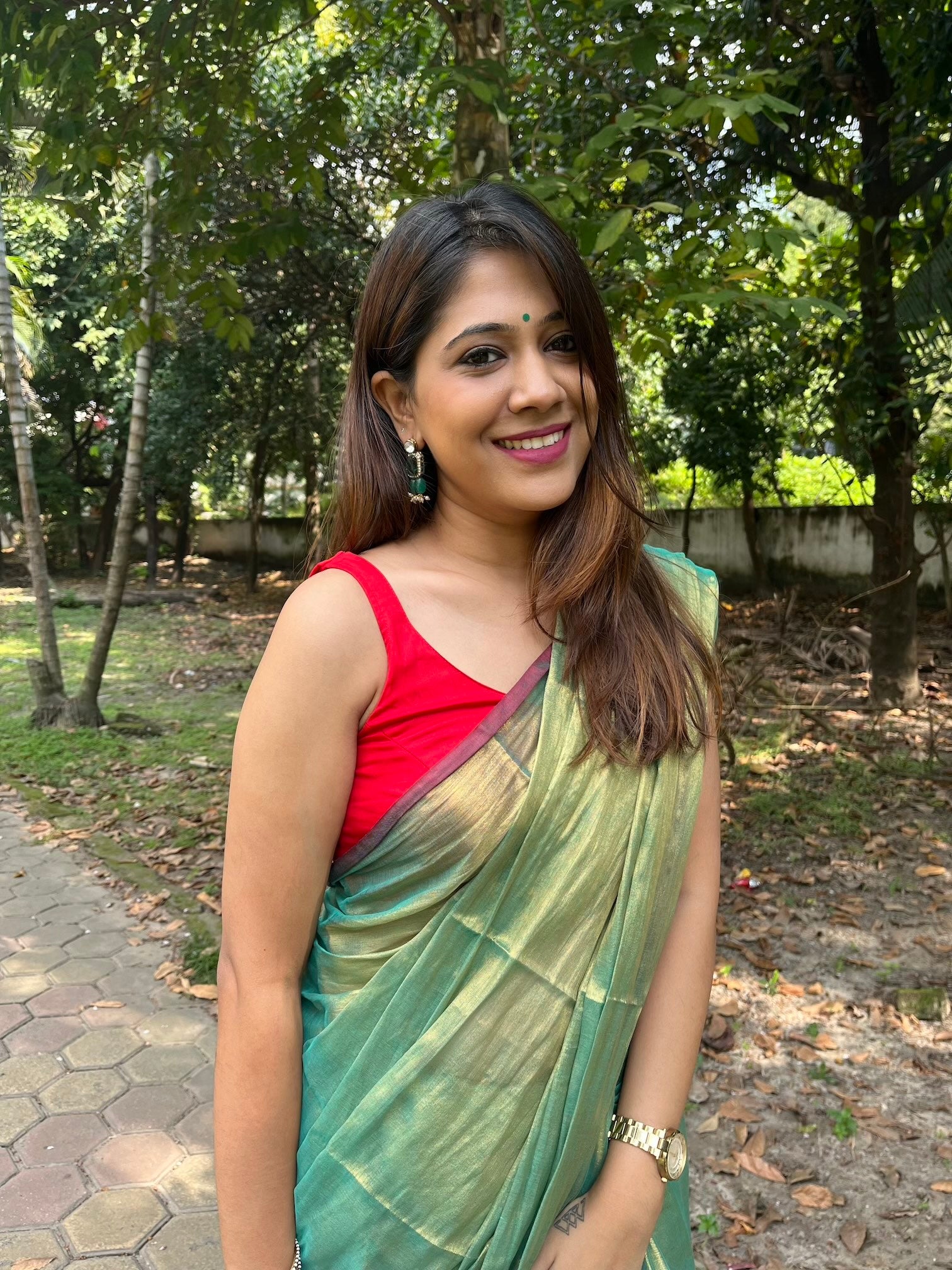 Green Mul Cotton Dual Tone Tissue Saree Saree Handloom saree, handcrafted saree, daily wear saree, office saree, affordable saree, saree for summers, Suta sarees, Eternity by Sakshi Sarees,