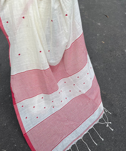 Off White Pure Cotton Saree with Heart Jamdani Buta All Over Saree Handloom saree, handcrafted saree, daily wear saree, office saree, affordable saree, saree for summers, Suta sarees, Eternity by Sakshi Sarees,