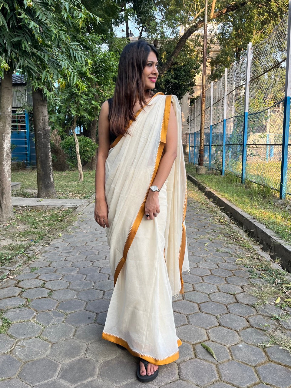 Off White Dhaniakhali Pure Cotton Saree with Sleek Golden Border Saree Handloom saree, handcrafted saree, daily wear saree, office saree, affordable saree, saree for summers, Suta sarees, Eternity by Sakshi Sarees,