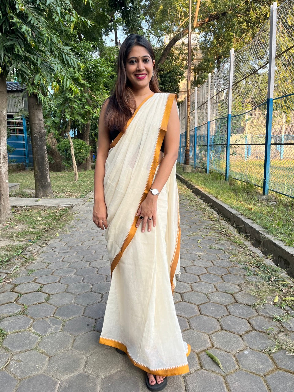 Off White Dhaniakhali Pure Cotton Saree with Sleek Golden Border Saree Handloom saree, handcrafted saree, daily wear saree, office saree, affordable saree, saree for summers, Suta sarees, Eternity by Sakshi Sarees,