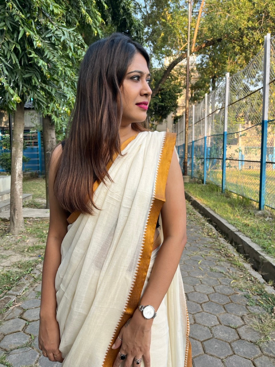 Off White Dhaniakhali Pure Cotton Saree with Sleek Golden Border Saree Handloom saree, handcrafted saree, daily wear saree, office saree, affordable saree, saree for summers, Suta sarees, Eternity by Sakshi Sarees,