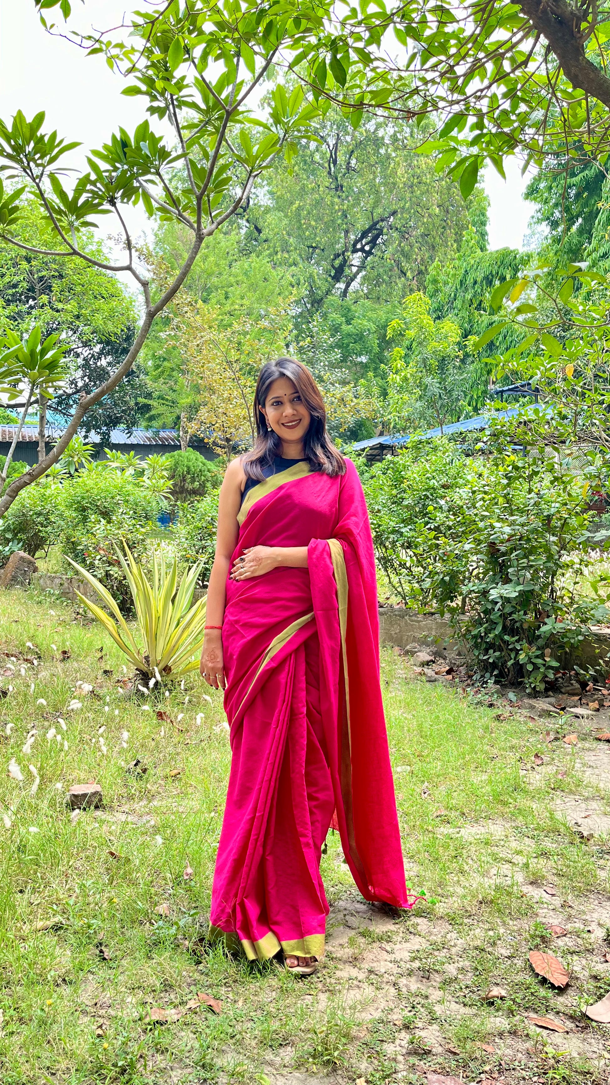 Pink Solid Khadi Cotton Saree with Green Border and Tassels Saree Handloom saree, handcrafted saree, daily wear saree, office saree, affordable saree, saree for summers, Suta sarees, Eternity by Sakshi Sarees,