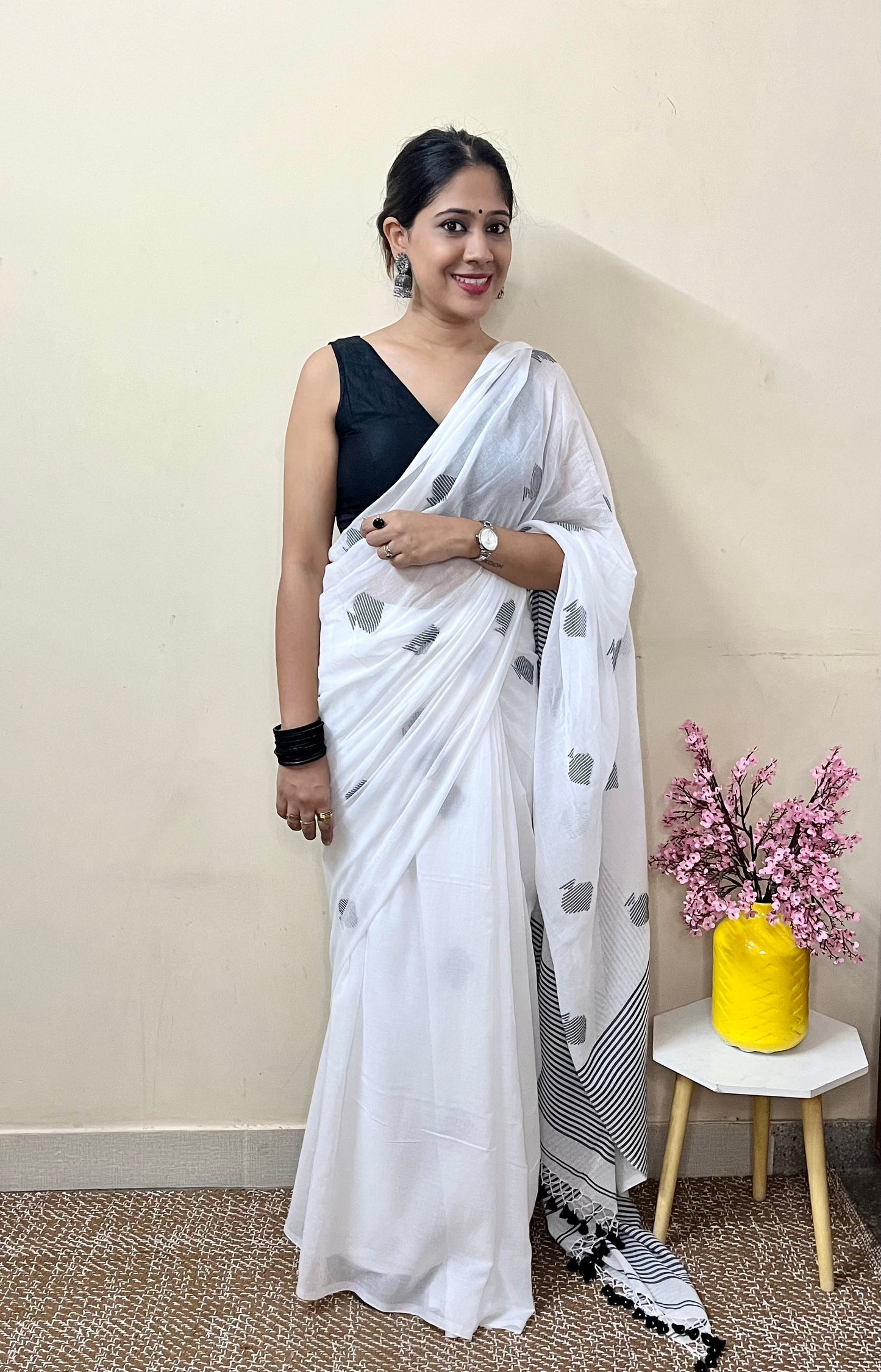 White Handloom Mark Mul Cotton Handloom Saree