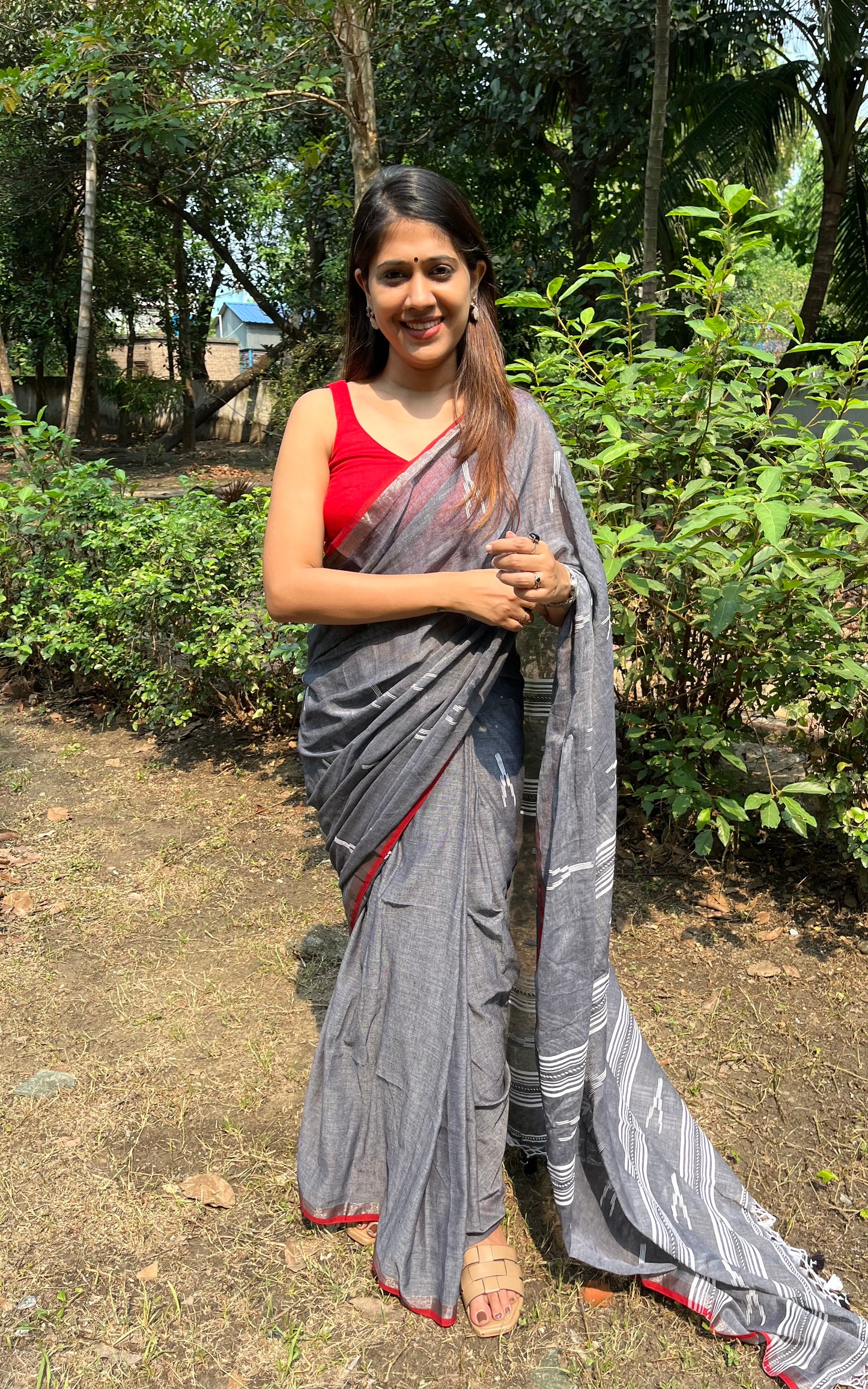 Grey Pure Cotton Handloom Saree with Heavy Jamdani on Aanchal and Palla