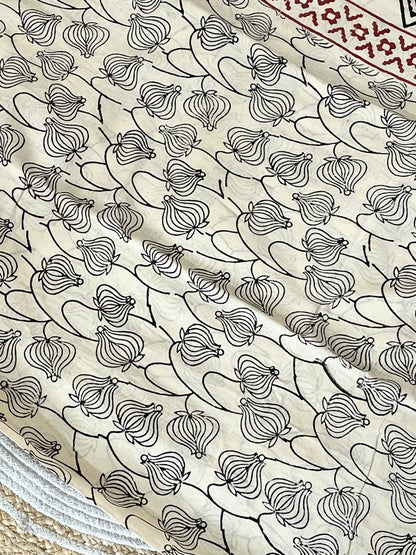 Beige Bagru Onion Handblock Printed Mul Cotton Saree