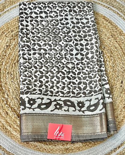 Off White Dabu Handblock Printed Maheshwari Silk Saree