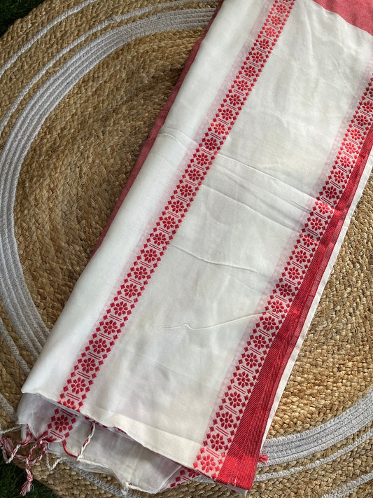 White Mul Cotton Lal Paar All Over Border Saree Saree Handloom saree, handcrafted saree, daily wear saree, office saree, affordable saree, saree for summers, Suta sarees, Eternity by Sakshi Sarees,