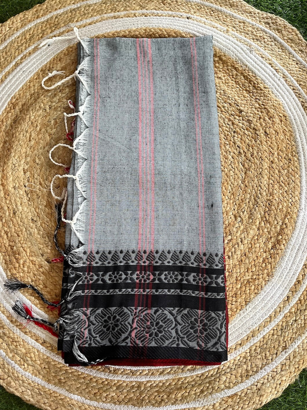 Grey Begumpuri Cotton Saree with Heavy Black and Red Embrodiered Border Saree Handloom saree, handcrafted saree, daily wear saree, office saree, affordable saree, saree for summers, Suta sarees, Eternity by Sakshi Sarees,
