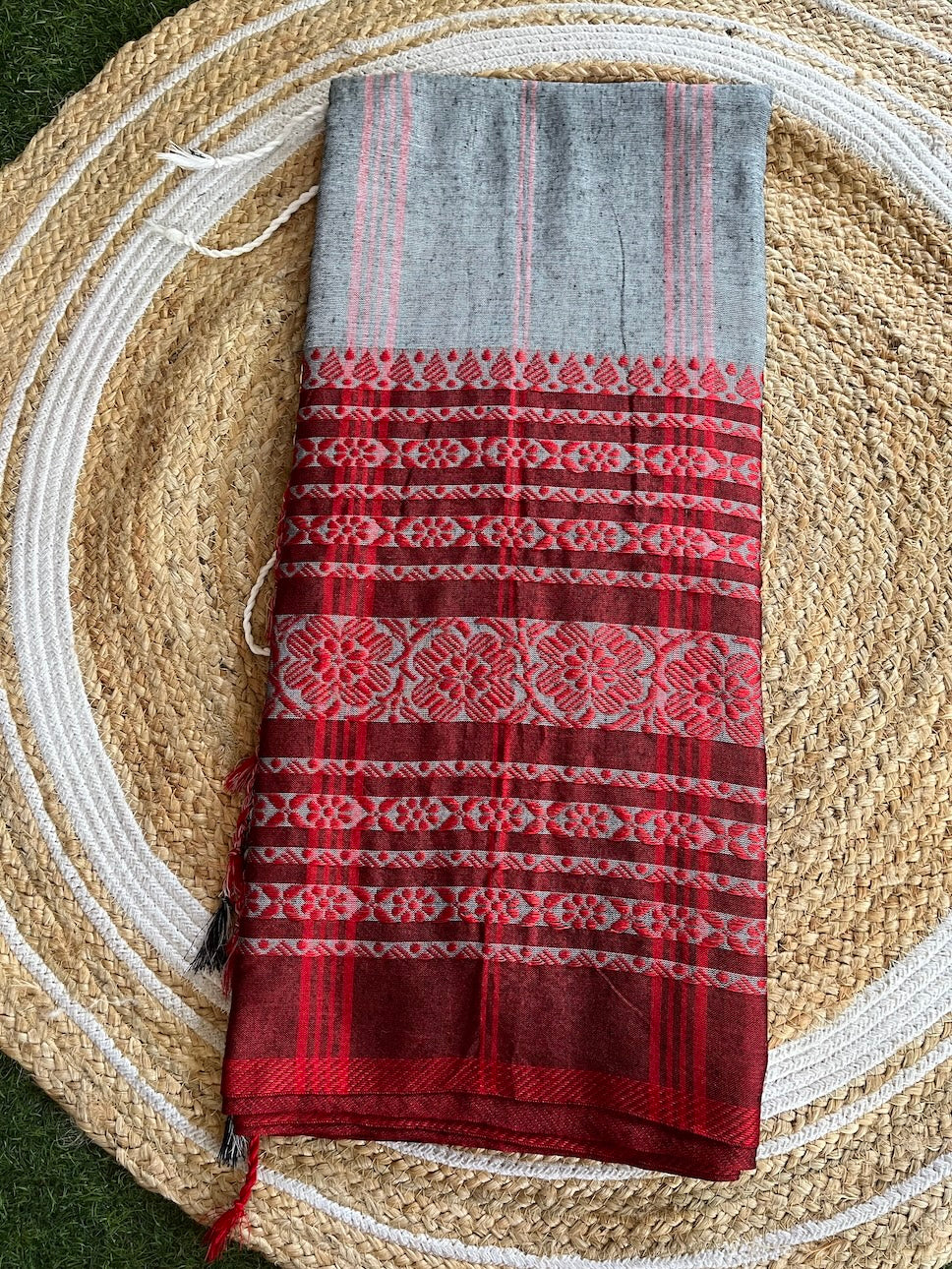 Grey Begumpuri Cotton Saree with Heavy Black and Red Embrodiered Border Saree Handloom saree, handcrafted saree, daily wear saree, office saree, affordable saree, saree for summers, Suta sarees, Eternity by Sakshi Sarees,